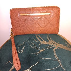 Steve Madden wristlet